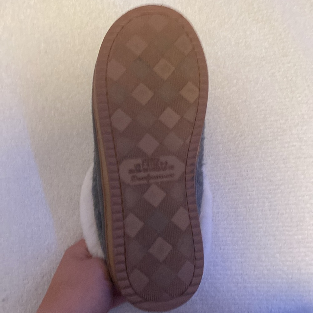 Slippers - Picture 4 of 7